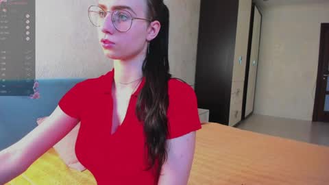 Snapshot of lovebettie chatting on 04/06/26, 08:48 Elisabette online show from 04/06/26, 08:48