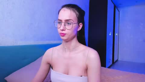 Snapshot of lovebettie chatting on 04/17/26, 08:50 Elisabette online show from 04/17/26, 08:50