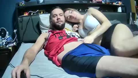 Snapshot of lovecoupleqc chatting on 11/10/25, 04:44 lovecoupleqc online show from 11/10/25, 04:44