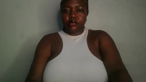 Snapshot of lovecumsluttie chatting on 02/05/26, 01:10 mila online show from 02/05/26, 01:10