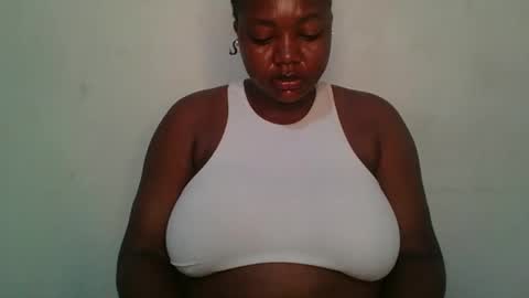 Snapshot of lovecumsluttie chatting on 02/09/26, 09:02 mila online show from 02/09/26, 09:02