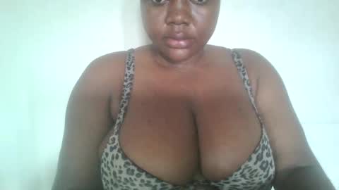 Snapshot of lovecumsluttie chatting on 02/15/26, 08:13 mila online show from 02/15/26, 08:13