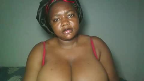 Snapshot of lovecumsluttie chatting on 02/18/26, 08:05 mila online show from 02/18/26, 08:05