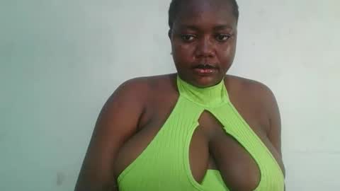 Snapshot of lovecumsluttie chatting on 02/28/26, 10:27 mila online show from 02/28/26, 10:27