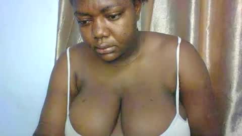 Snapshot of lovecumsluttie chatting on 04/12/26, 02:27 mila online show from 04/12/26, 02:27