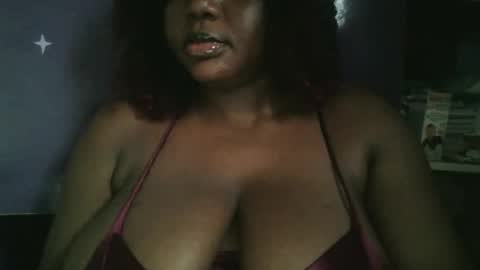 Snapshot of lovecumsluttie chatting on 04/18/26, 04:55 mila online show from 04/18/26, 04:55