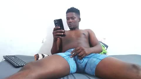 Snapshot of loveforever_69 chatting on 12/15/25, 11:03 -kiliiamp online show from 12/15/25, 11:03