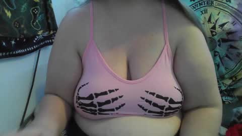 Bigtitsgirl113 online show from 03/04/25, 12:01
