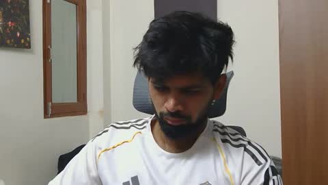 Snapshot of lovehairyindian chatting on 11/29/25, 04:10 Indian hairy online show from 11/29/25, 04:10