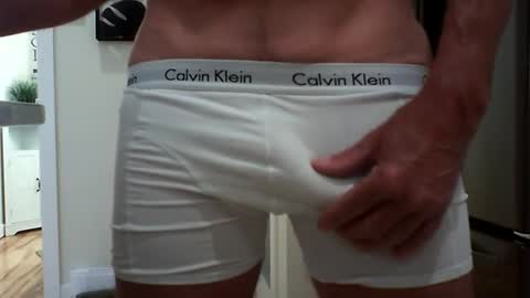 Snapshot of lovehairyone chatting on 04/20/26, 04:54 lovehairyone online show from 04/20/26, 04:54