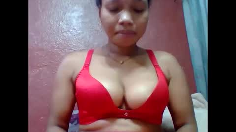 Snapshot of loveinlife750427 chatting on 12/17/25, 03:12 loveinlife750427 online show from 12/17/25, 03:12