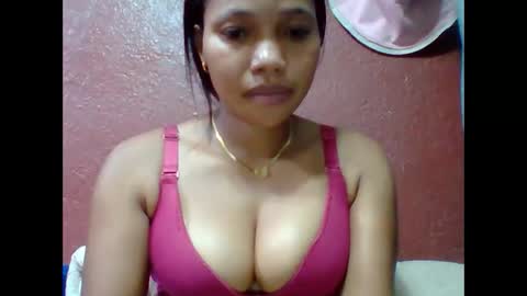 Snapshot of loveinlife750427 chatting on 12/21/25, 07:21 loveinlife750427 online show from 12/21/25, 07:21