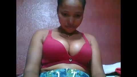 Snapshot of loveinlife750427 chatting on 01/06/26, 05:55 loveinlife750427 online show from 01/06/26, 05:55