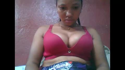 Snapshot of loveinlife750427 chatting on 01/12/26, 05:56 loveinlife750427 online show from 01/12/26, 05:56