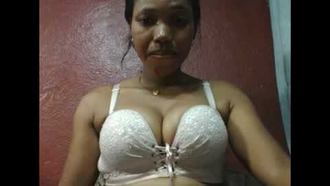Snapshot of loveinlife750427 chatting on 02/12/26, 05:13 loveinlife750427 online show from 02/12/26, 05:13