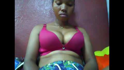 Snapshot of loveinlife750427 chatting on 02/14/26, 06:54 loveinlife750427 online show from 02/14/26, 06:54