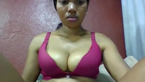 Snapshot of loveinlife750427 chatting on 02/17/26, 06:54 loveinlife750427 online show from 02/17/26, 06:54