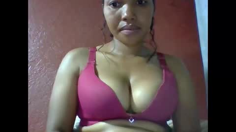 Snapshot of loveinlife750427 chatting on 02/18/26, 06:53 loveinlife750427 online show from 02/18/26, 06:53