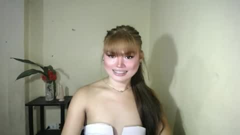 lovelily_xoxo online show from 02/06/26, 12:19