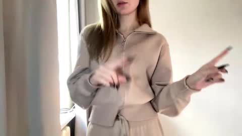 Ella online show from 10/30/25, 05:53