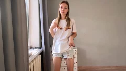 Ella online show from 11/19/25, 06:24