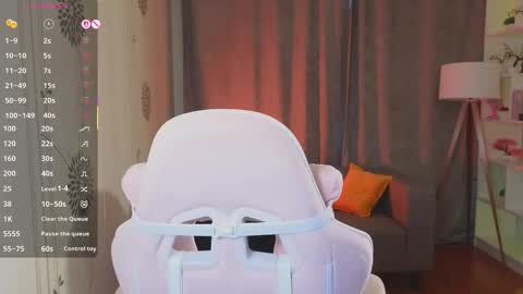 Laura online show from 11/17/25, 11:16