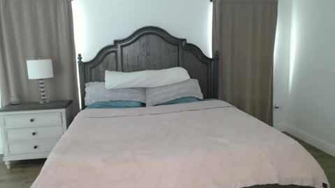 Love online show from 11/19/25, 07:14