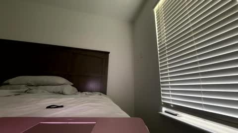 Love online show from 12/02/25, 03:29