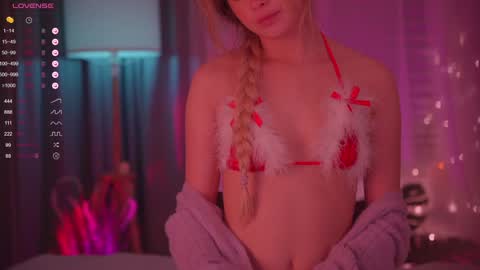 Snapshot of lovellynelly chatting on 12/24/24, 08:27 Nelly online show from 12/24/24, 08:27