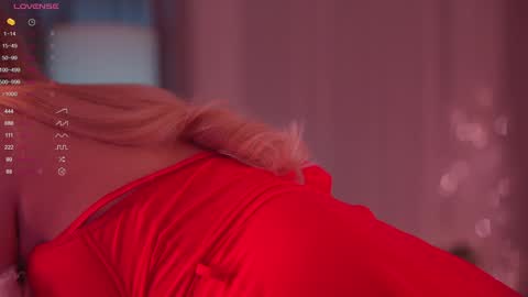 Snapshot of lovellynelly chatting on 12/25/24, 05:47 Nelly online show from 12/25/24, 05:47