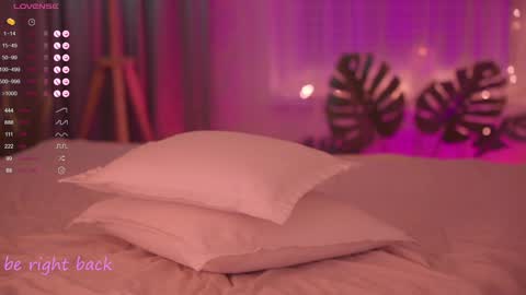 Snapshot of lovellynelly chatting on 01/07/25, 06:35 Nelly online show from 01/07/25, 06:35