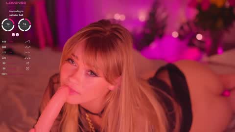 Snapshot of lovellynelly chatting on 02/12/25, 04:55 Nelly online show from 02/12/25, 04:55