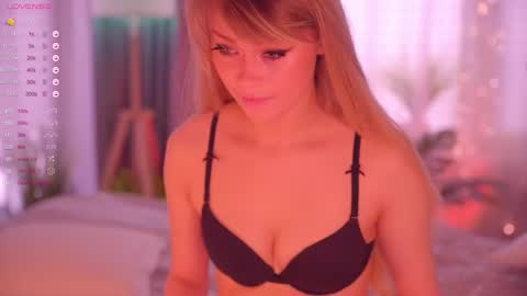 Snapshot of lovellynelly chatting on 03/10/25, 02:26 Nelly online show from 03/10/25, 02:26