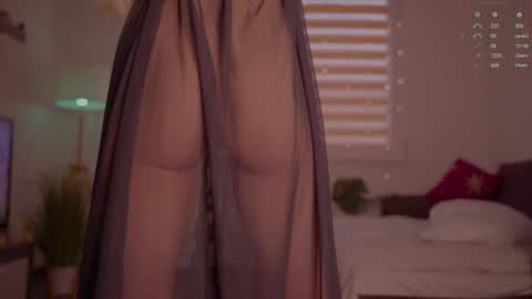 Snapshot of lovellynelly chatting on 10/09/25, 01:20 Nelly online show from 10/09/25, 01:20