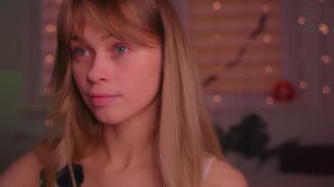 Snapshot of lovellynelly chatting on 11/03/25, 01:34 Nelly online show from 11/03/25, 01:34