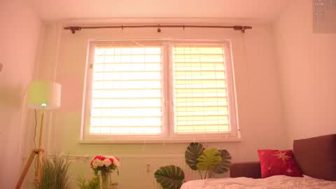 Snapshot of lovellynelly chatting on 11/18/25, 12:53 Nelly online show from 11/18/25, 12:53