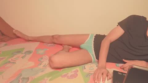 Snapshot of lovely__person chatting on 12/02/25, 10:05 Lovely Person online show from 12/02/25, 10:05