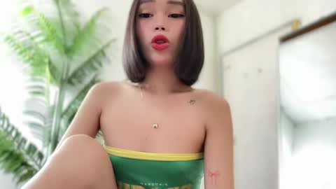 lovely_cittie18 online show from 06/08/26, 04:02
