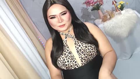 Snapshot of lovely_dale chatting on 10/07/25, 12:57 Lovely Dale online show from 10/07/25, 12:57