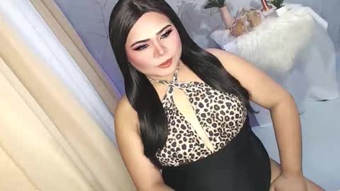 Snapshot of lovely_dale chatting on 10/09/25, 12:14 Lovely Dale online show from 10/09/25, 12:14