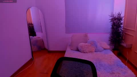 Emma online show from 06/02/26, 01:02