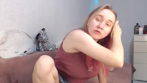 Snapshot of lovely_hayley chatting on 10/31/25, 11:28 Lovely Hayley online show from 10/31/25, 11:28