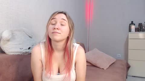 Snapshot of lovely_hayley chatting on 11/02/25, 09:17 Lovely Hayley online show from 11/02/25, 09:17
