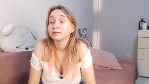 Snapshot of lovely_hayley chatting on 12/01/25, 10:15 Lovely Hayley online show from 12/01/25, 10:15