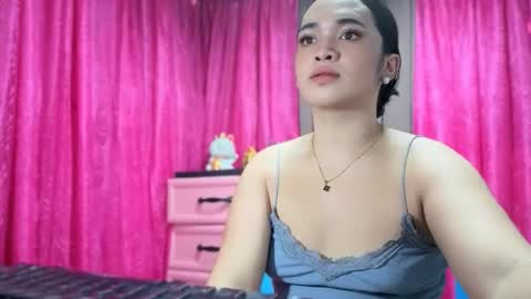 Snapshot of lovely_kurtny04 chatting on 12/04/25, 08:01 LOVE online show from 12/04/25, 08:01