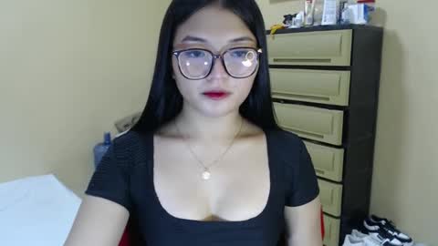 Lovely Laura online show from 12/12/24, 05:10