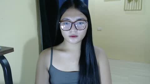 Lovely Laura online show from 03/12/25, 05:57