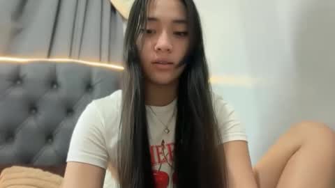 lovely_leah23 online show from 02/08/26, 09:40