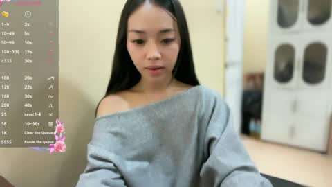 lovely_leah23 online show from 07/06/26, 11:07
