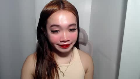 lovely_lianne online show from 07/27/26, 12:01